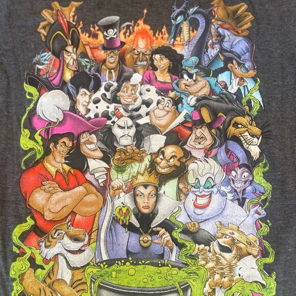 Disney Villains Graphic T Shirt Tee Shirt Womens Size Medium - Picture 3 of 5